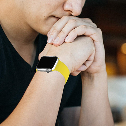 Curea Silicone Flex Loop - Apple Watch 1/2/3/4/5/6/7/8/9/10/11/SE/SE2/SE3/Ultra 1/Ultra 2/Ultra 3 - 42/44/45/46/49 MM - Yellow