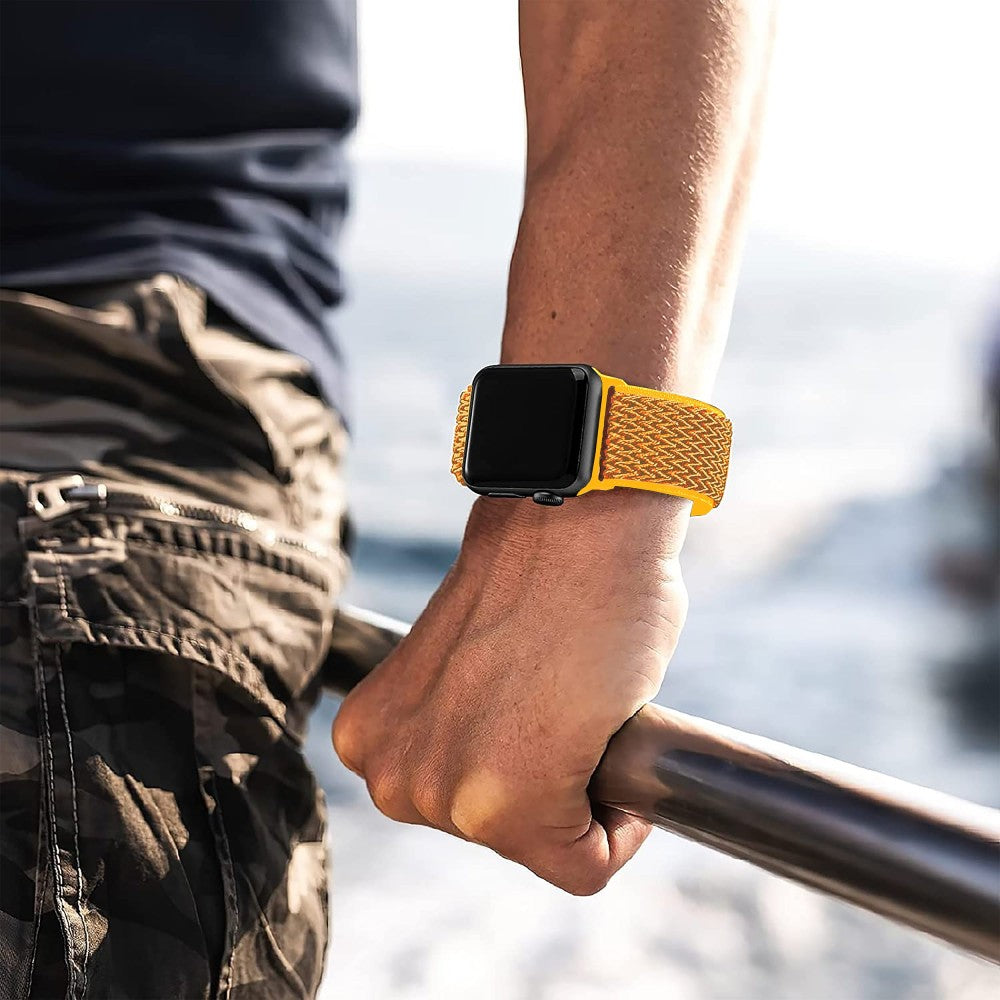 Curea Nylon Classic - Apple Watch 1/2/3/4/5/6/7/8/9/SE - 38/40/41 MM - Canary Yellow