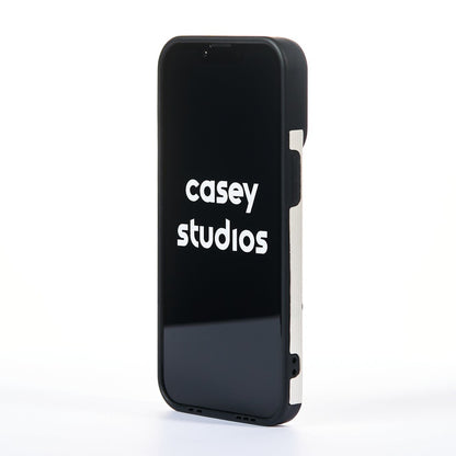 Husa Family Feud - iPhone 13 Pro - Woman